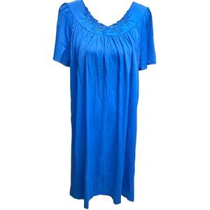 Vintage Shadowline blue floral emroidered polyester nightgown size  L